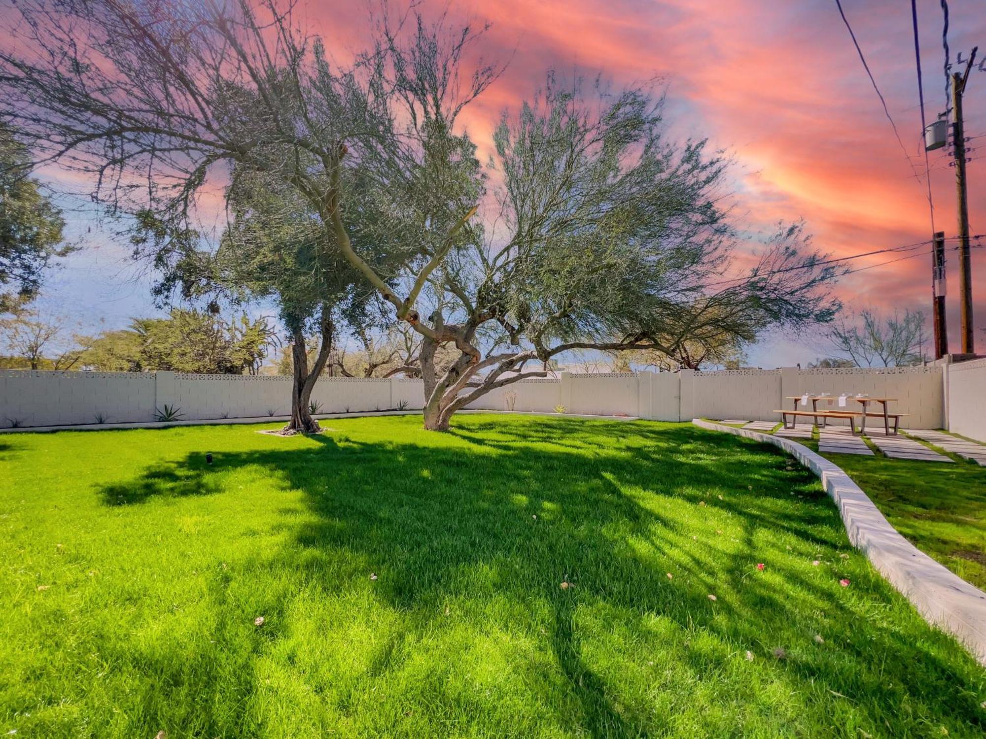 20Th Phoenix Home Exterior photo