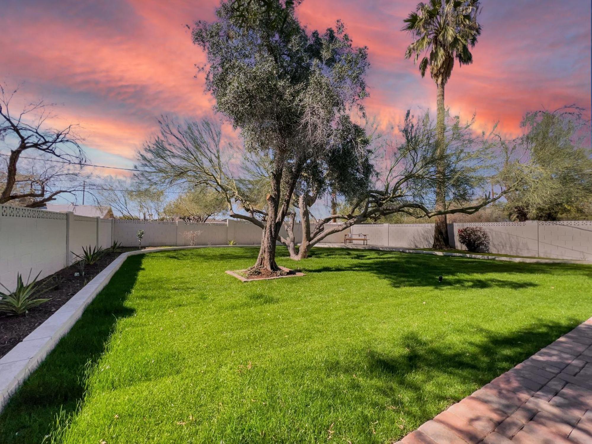 20Th Phoenix Home Exterior photo